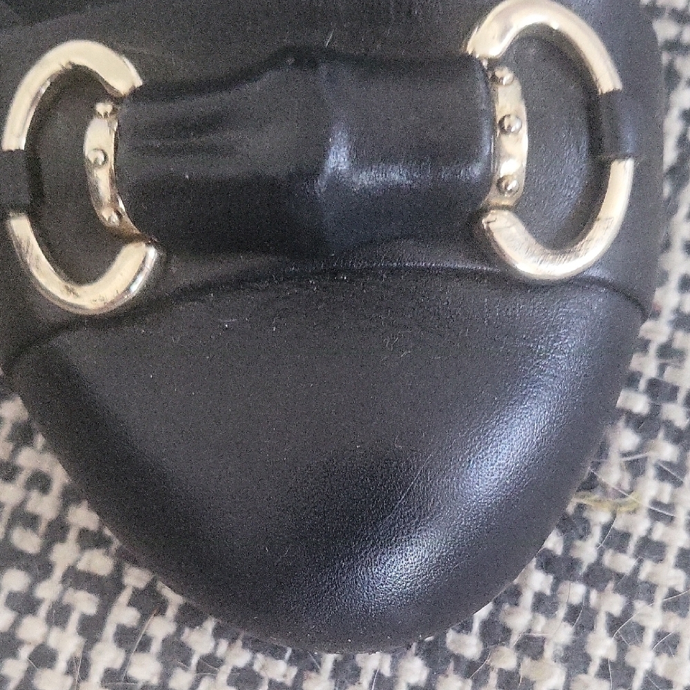 Gucci Black Platform Shoes with Elegant Design - Picture 2 of 10
